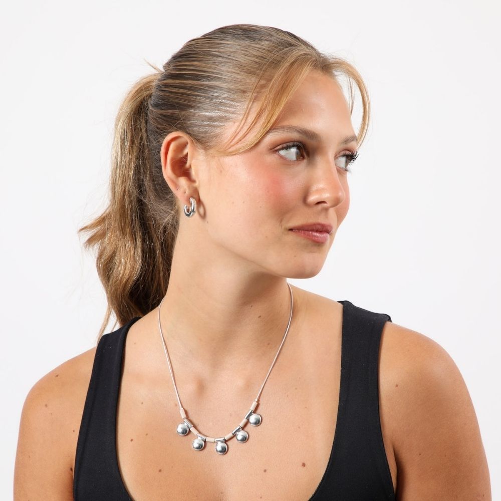 Collar Corto Patricia Plateado Studio Humana