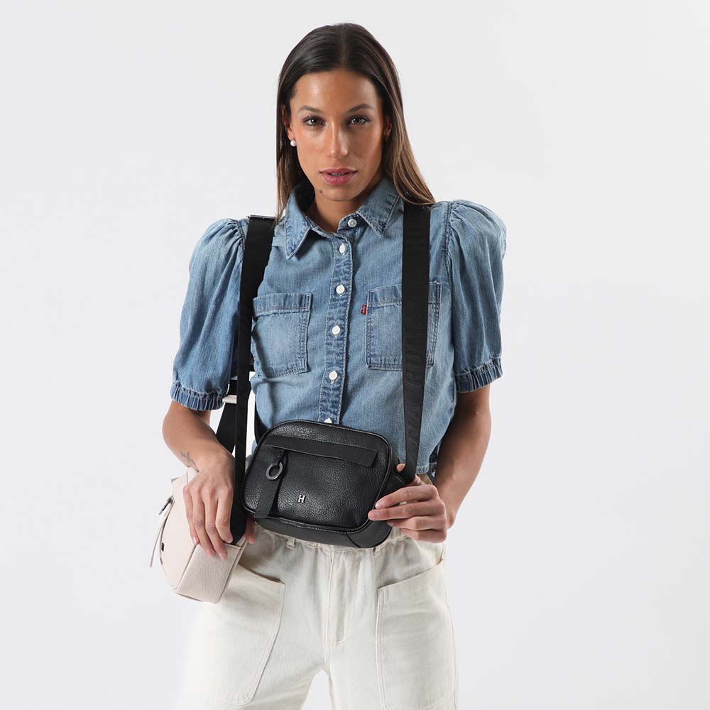 Cartera Cruzada Akira Negra Humana