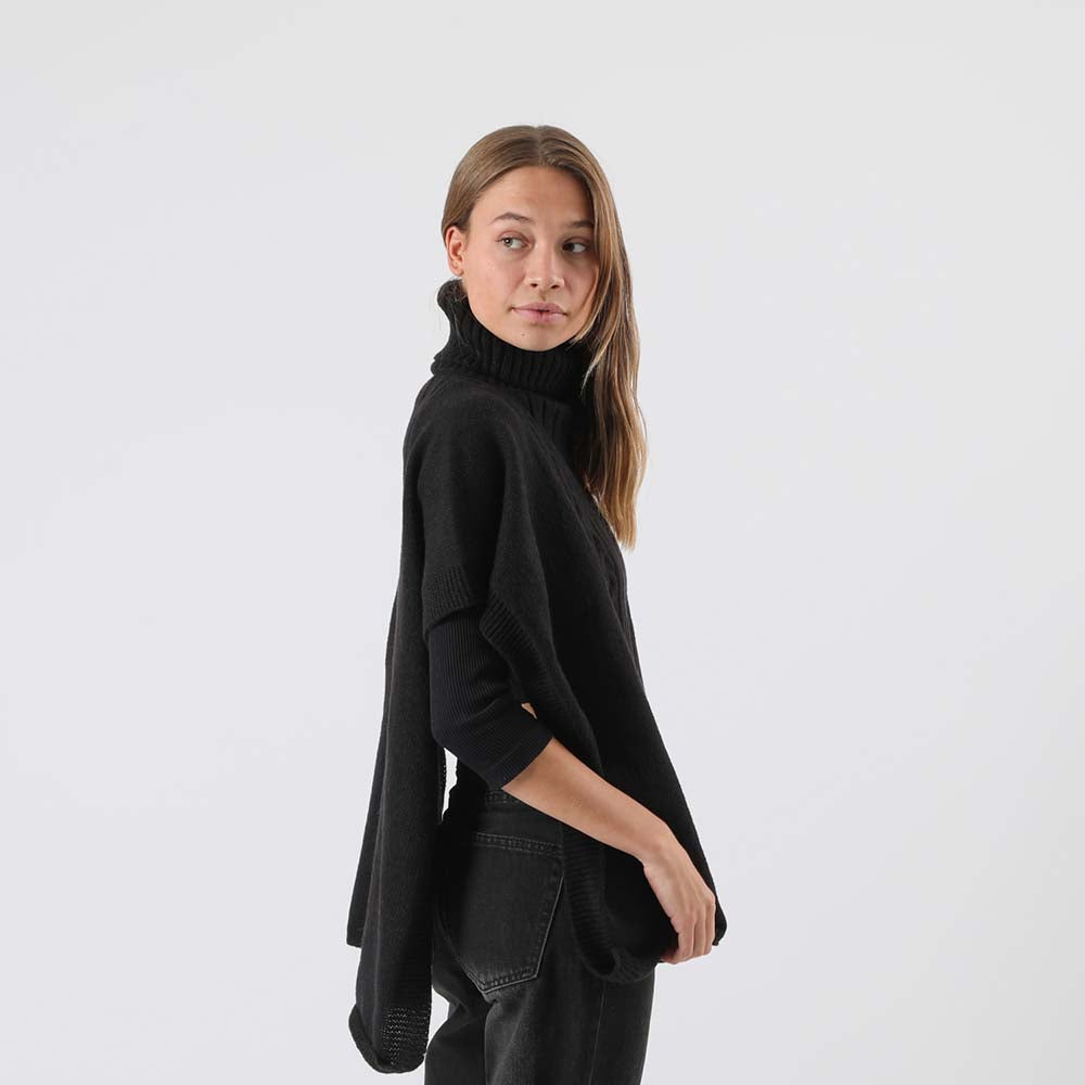 Poncho Tejido Melange Negro i-D