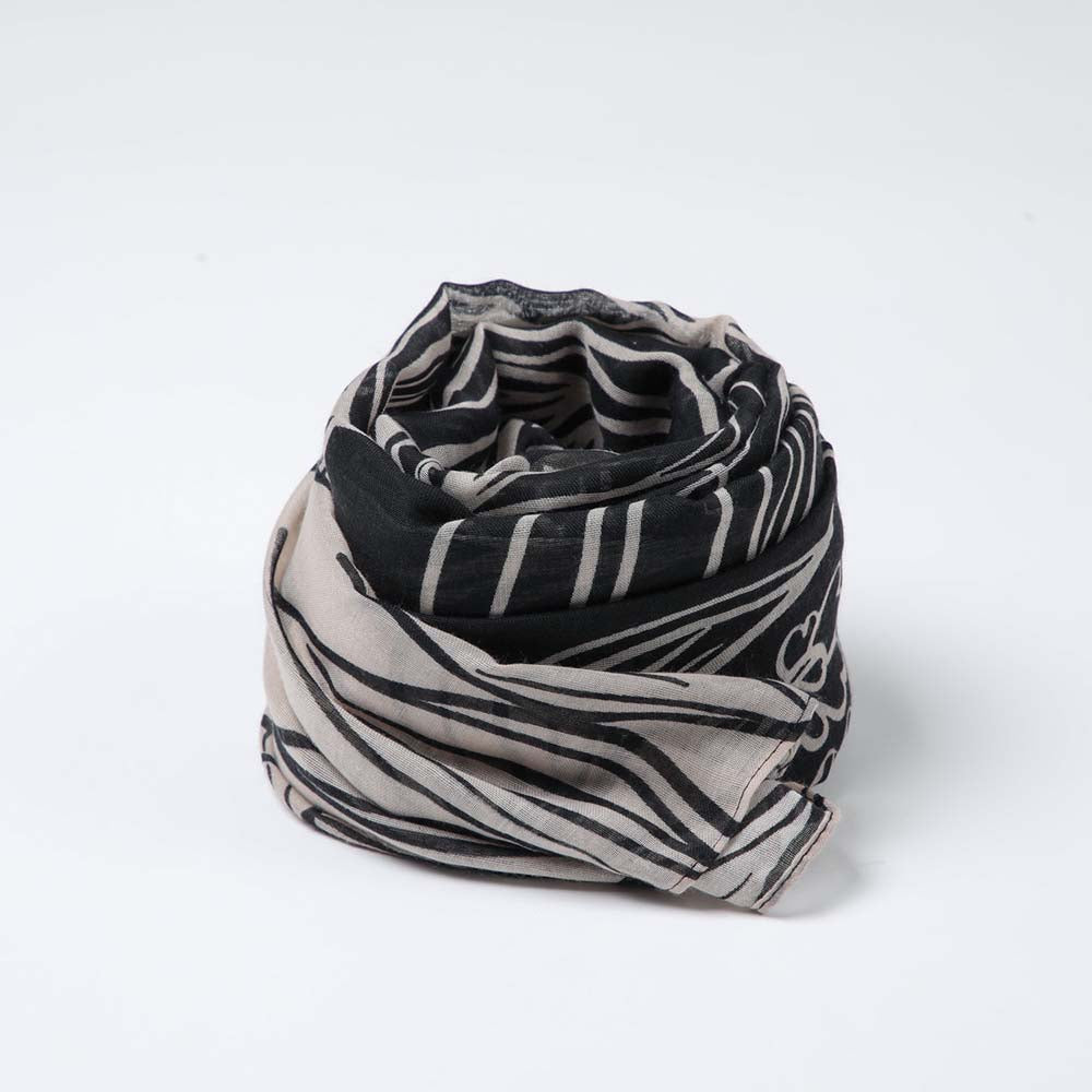 Pañuelo Estampado Galeras Negro Tatienne