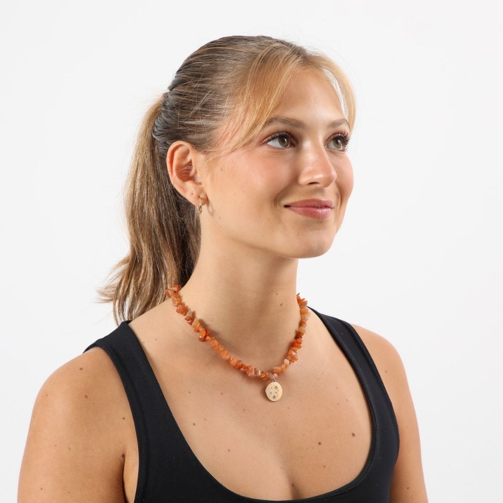 Collar Corto Naranjo Humana