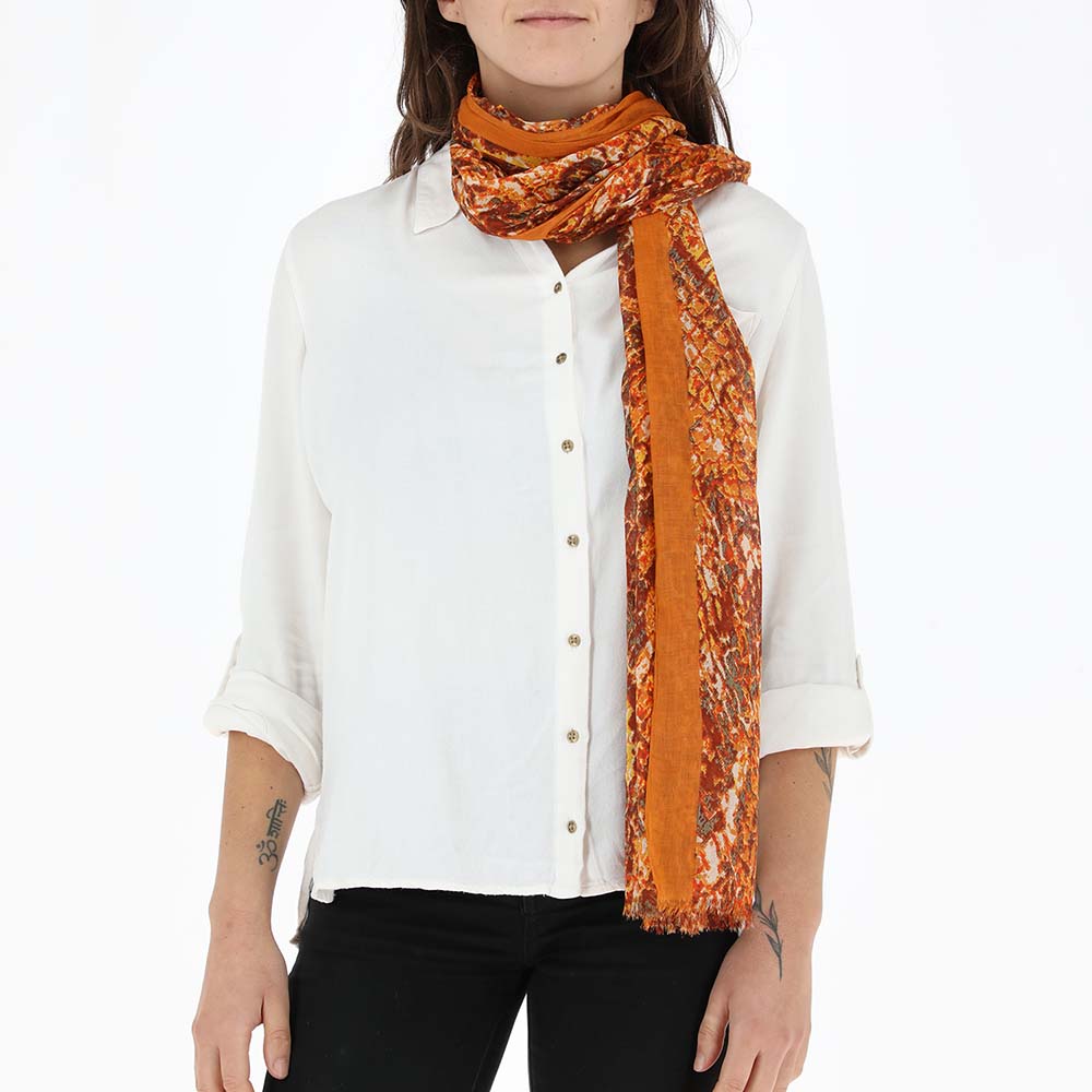 Pañuelo Estampado Reptil naranjo Humana