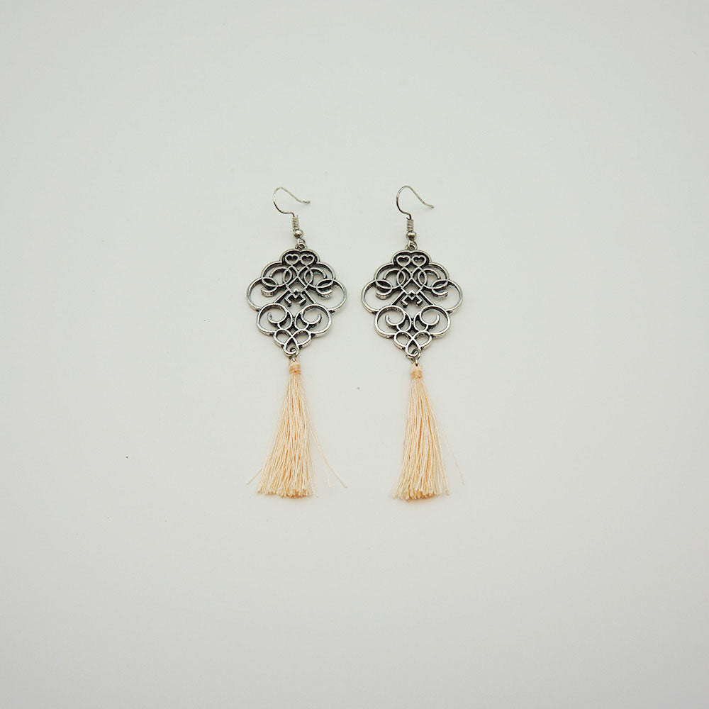 Aros Largo Beige Botanical Retro Medieval Tatienne