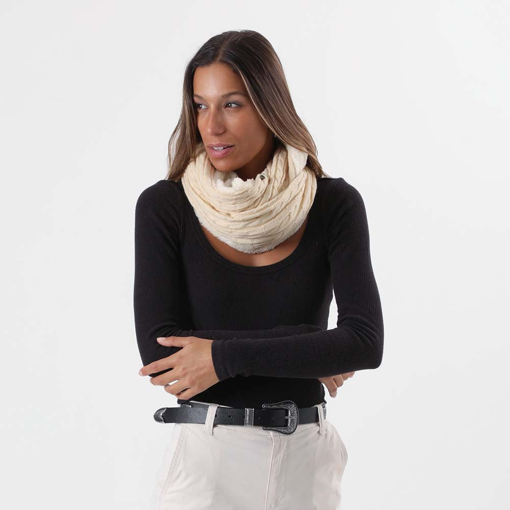 Cuello Blanco Snow Tatienne