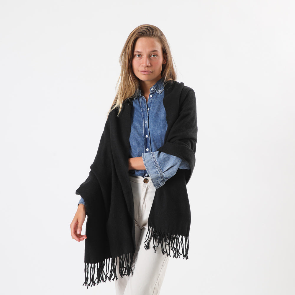 Manta Basic Negra Tatienne