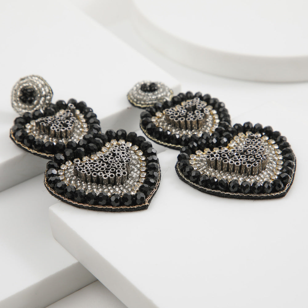 Aros Largo Corazón Negro Humana