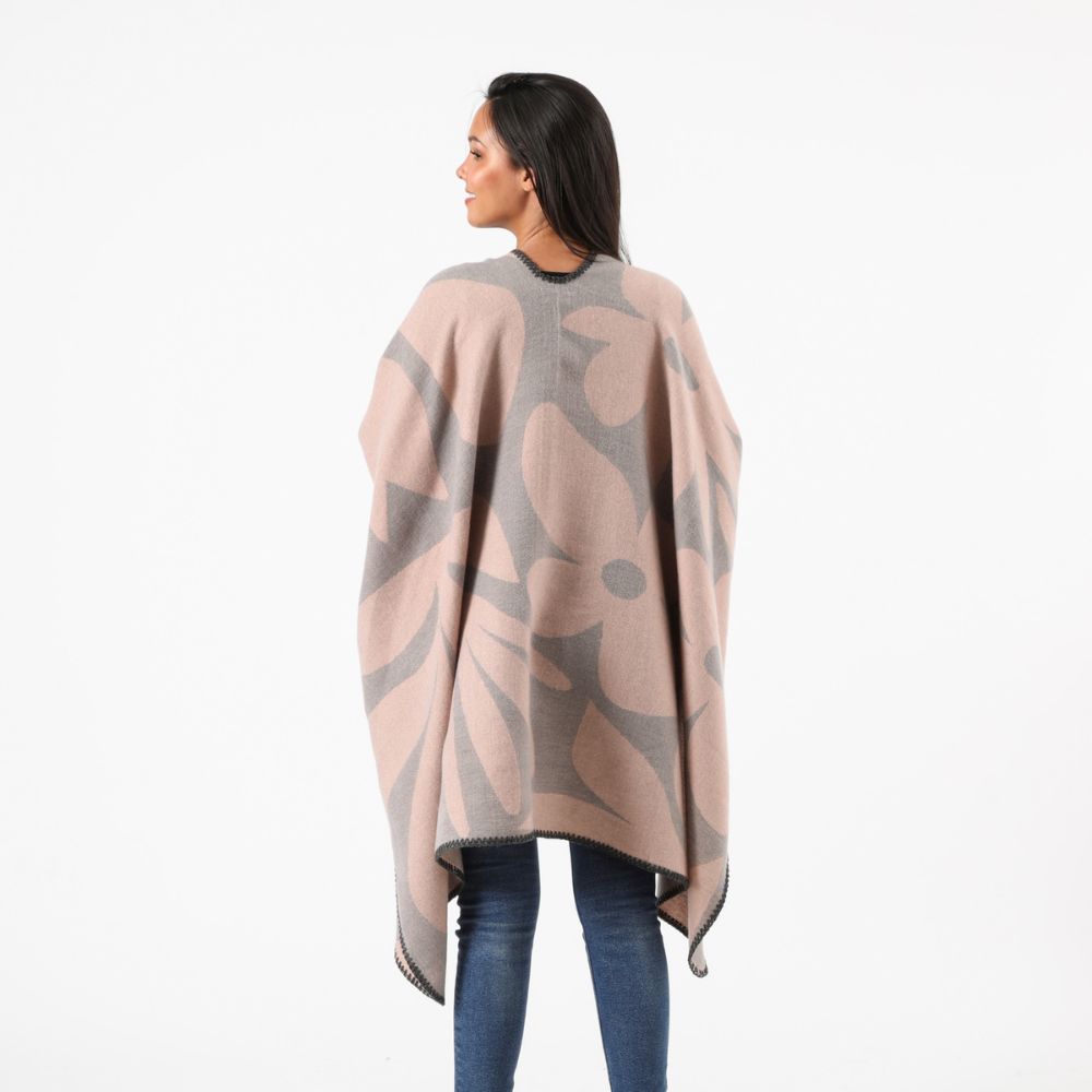 Poncho Gisela Rosado Tatienne