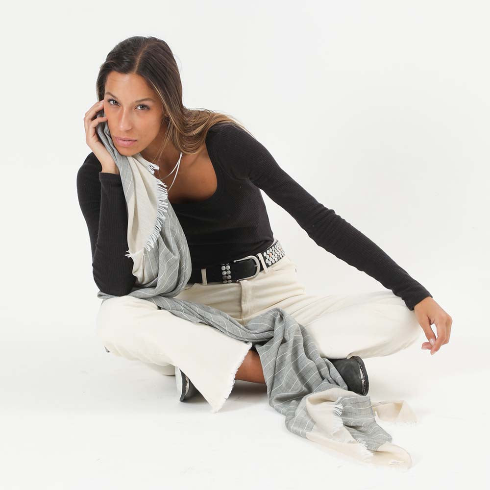 Pañuelo Liso Gris Arena Humana