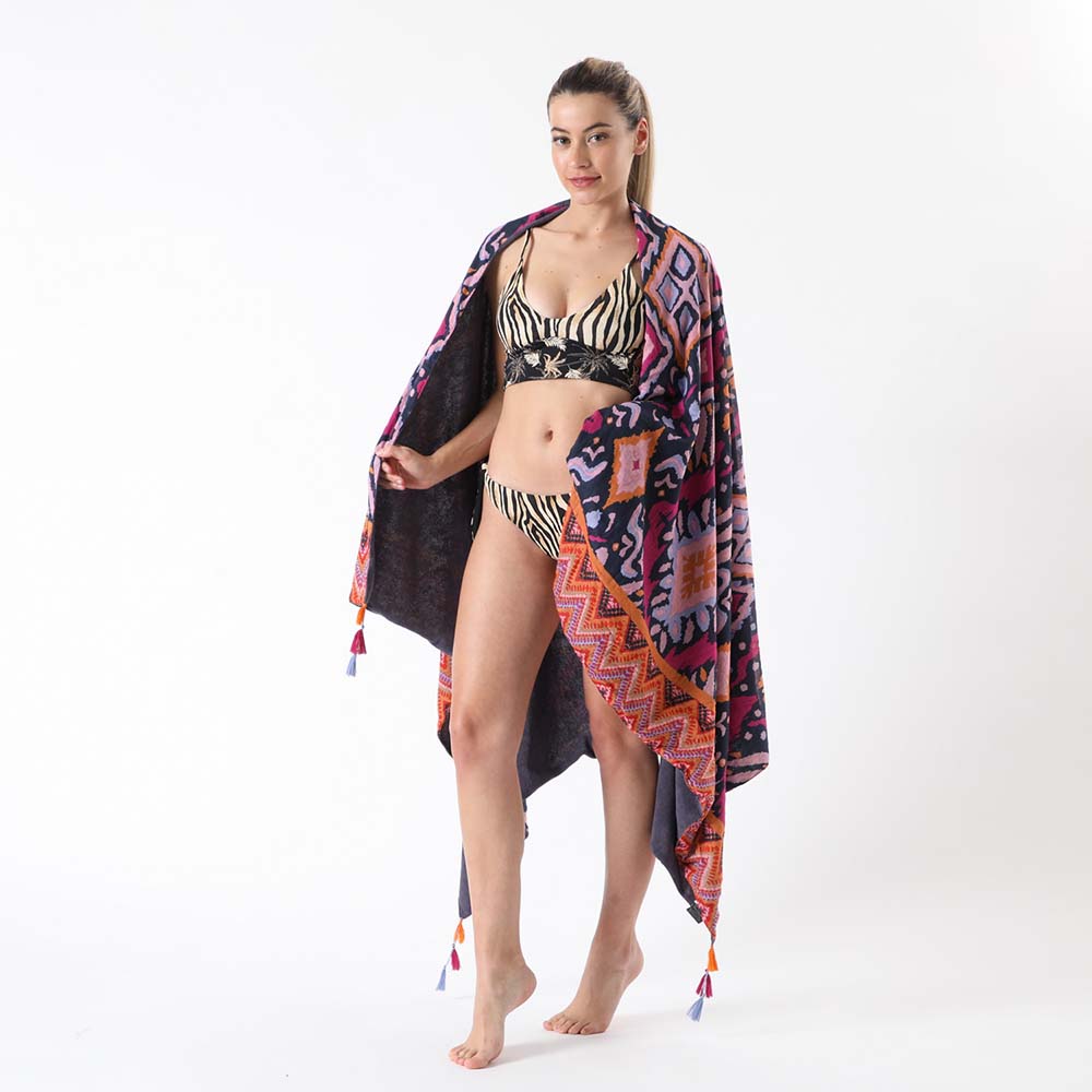 Toalla Tribal Negra Humana