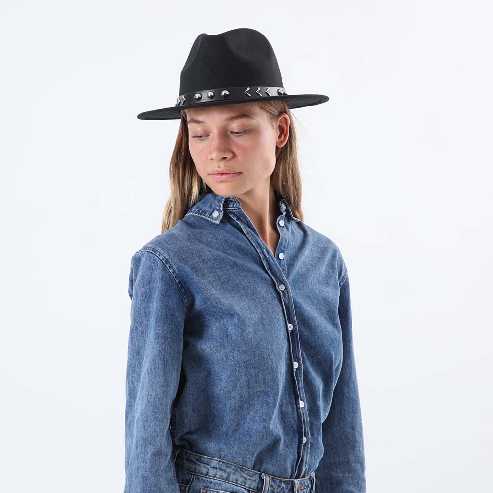 Sombrero Invierno Tachas Café Negro Tatienne