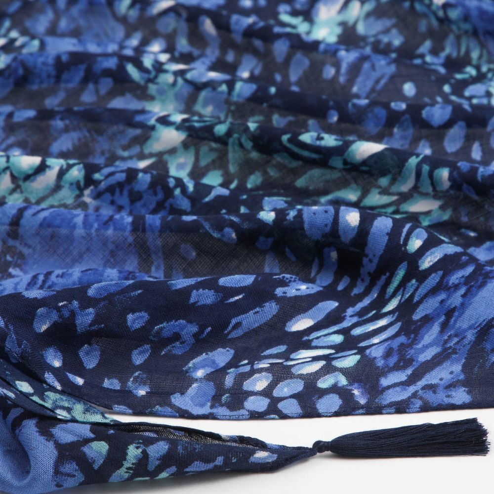 Pañuelo Estampado Alan Azul Borlas Humana