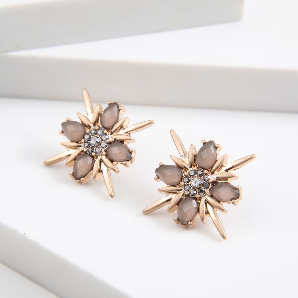 Aros Pegado Flor Dorado Humana