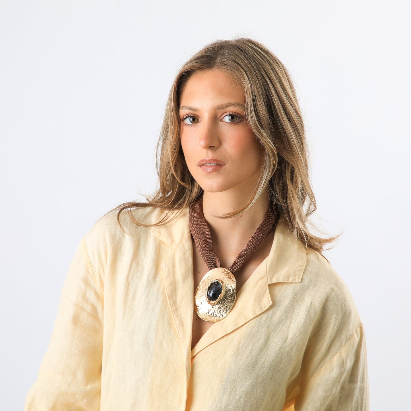 Collar Corto Zara Dorado Humana