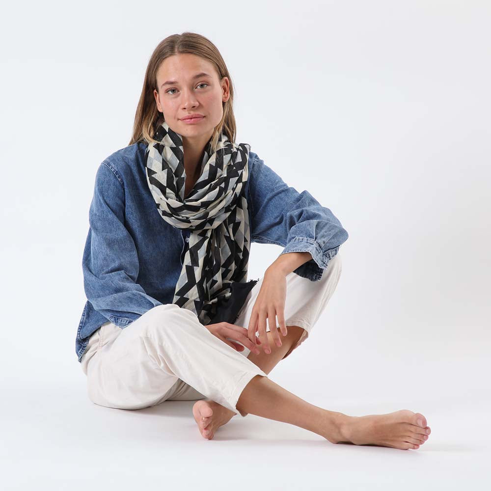 Pañuelo Estampado Faro Negro Tatienne