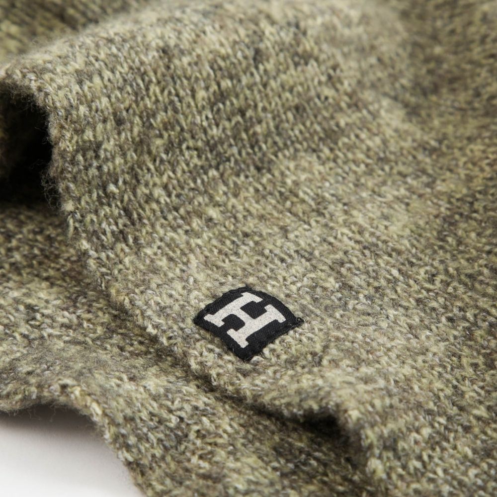 Cuello Hilla Verde Humana