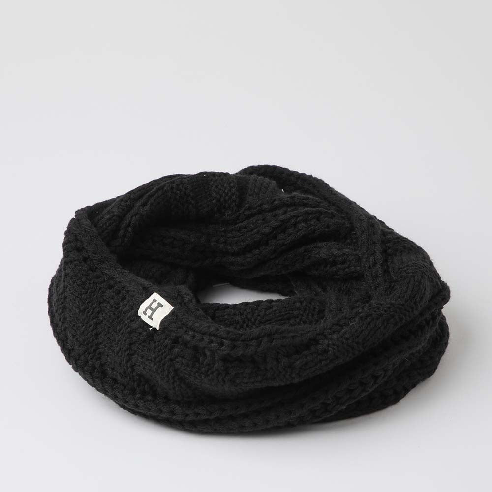 Cuello Tejido Entrelazados Negro Humana