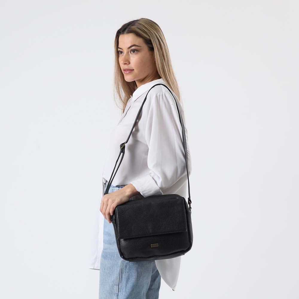 Cartera Cruzada Kubtic Negra Tatienne