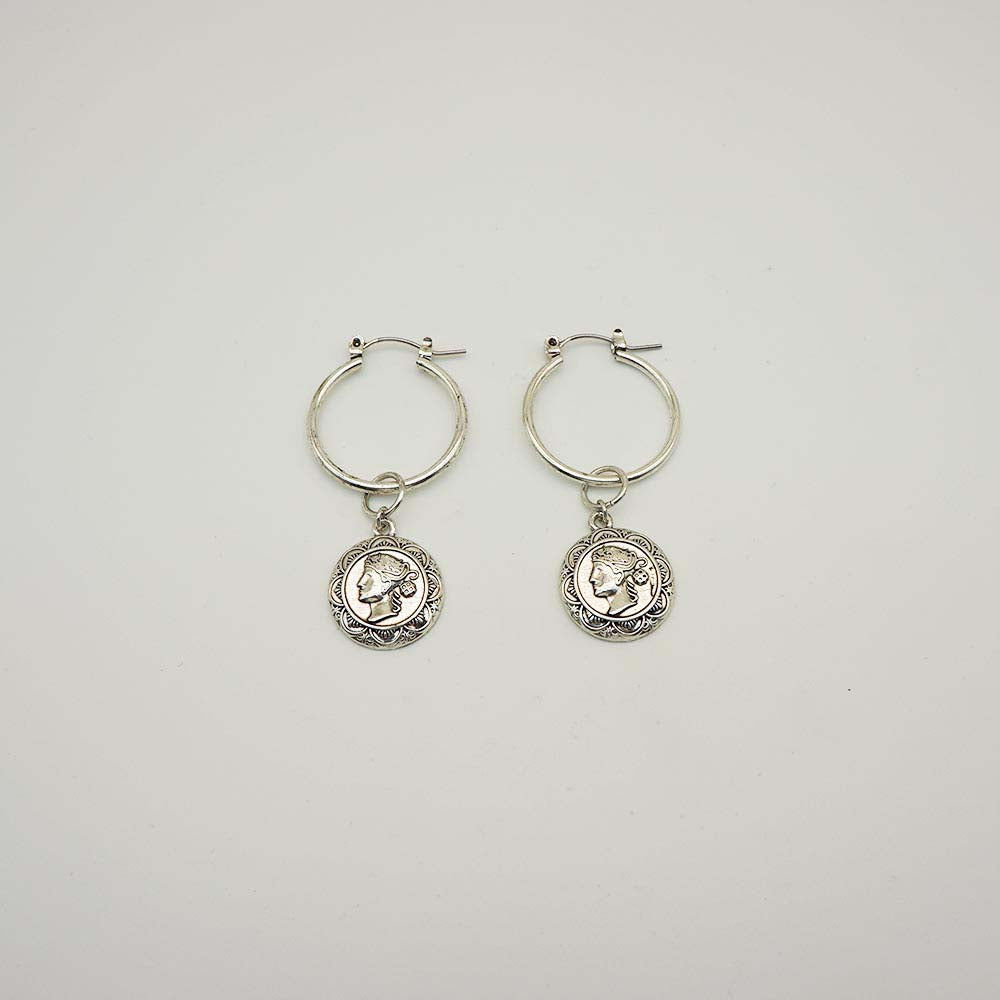 Aros Argollas Face Plateado Tatienne