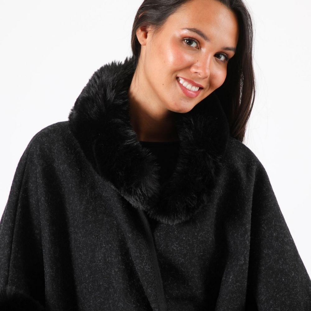 Poncho Mirna Negro Humana