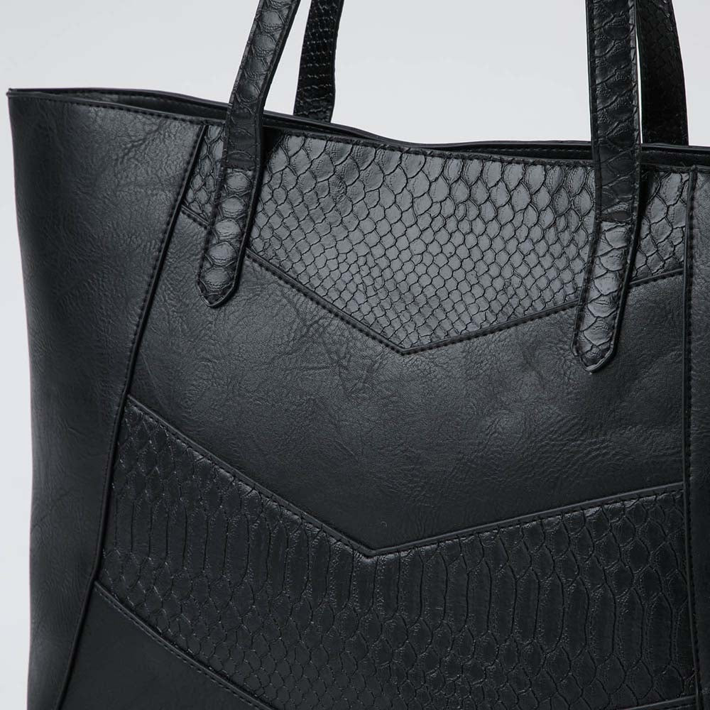 Cartera Hombro Queen Negra i-D