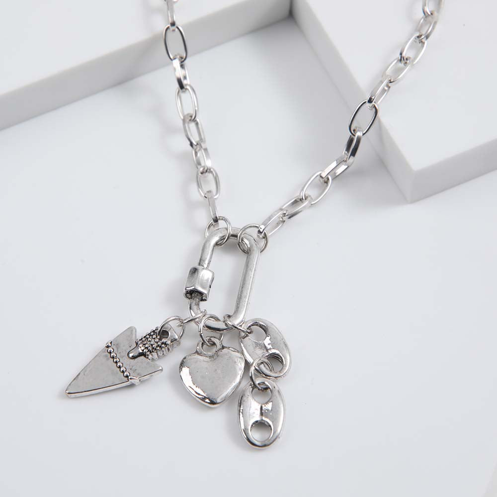 Collar Corto Roots Plateado i-D