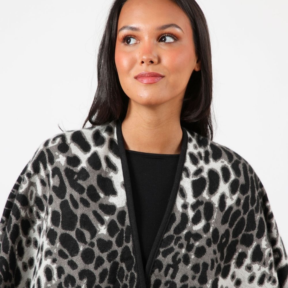 Poncho Elis Negro Humana