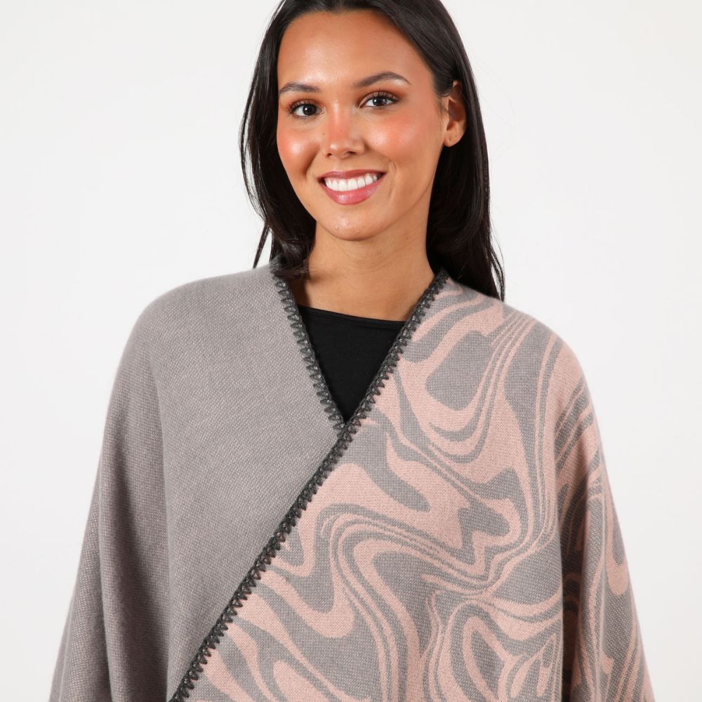 Poncho Ilona Rosado Tatienne