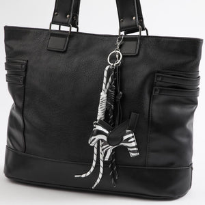 Charm Para Cartera Zebra Negro Humana