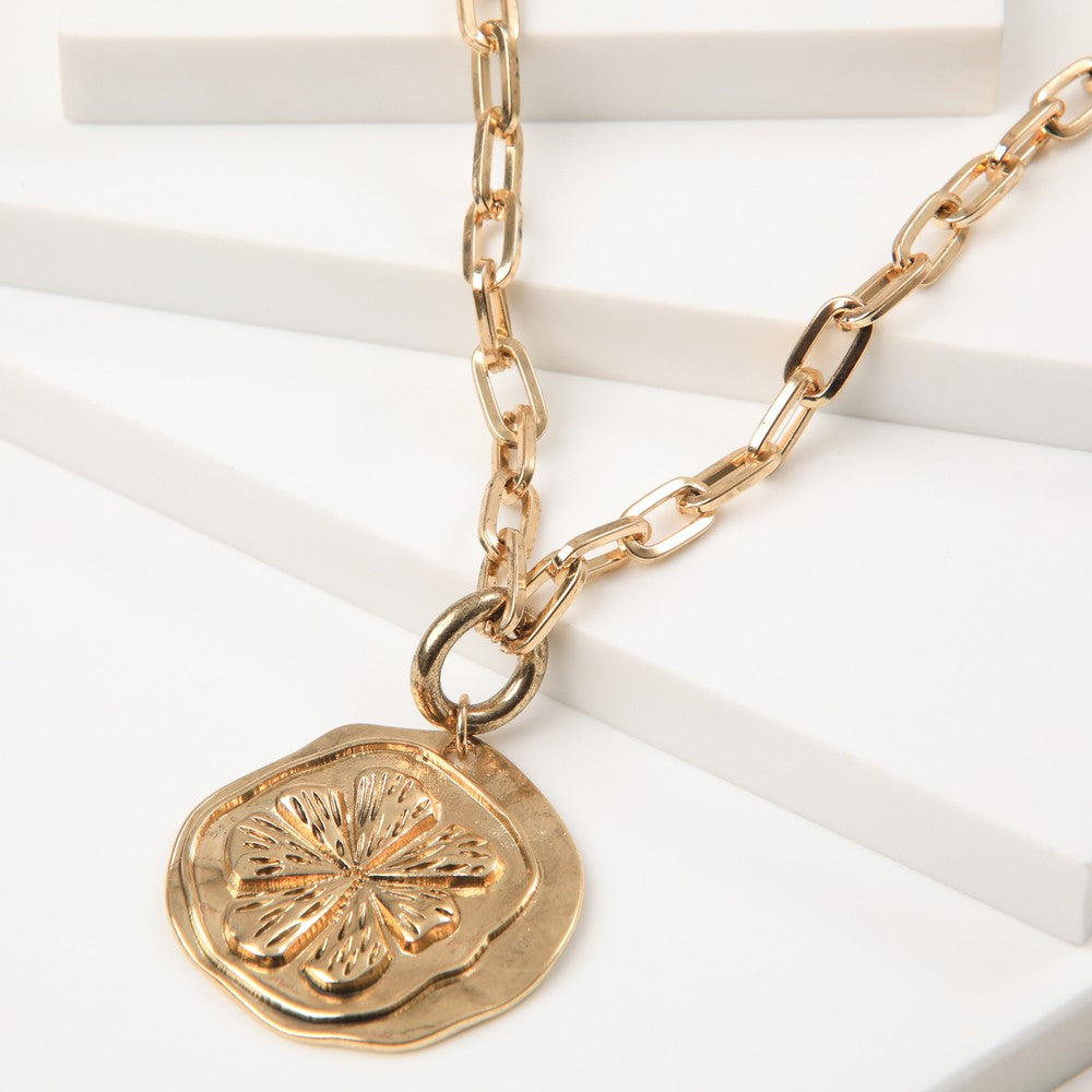 Collar Corto Ina Dorado I-D