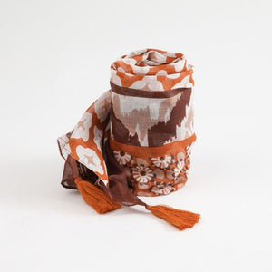 Pañuelo Estampado Oda Borlas Mostaza Tatienne