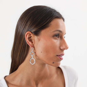 Aros Largos Plateados Essential Argollas Humana