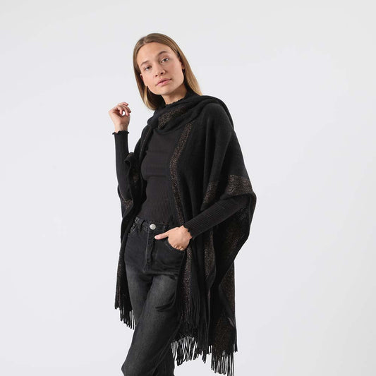 Poncho Tejido Cuello Negro Humana