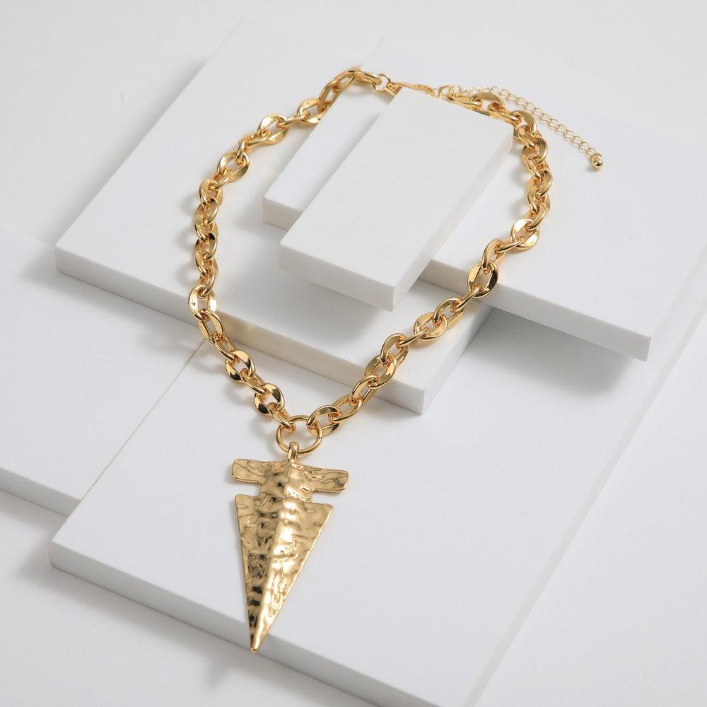Collar Corto Dorado Patti Humana