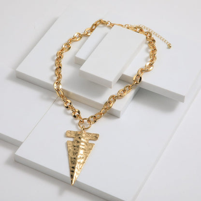 Collar Corto Dorado Patti Humana