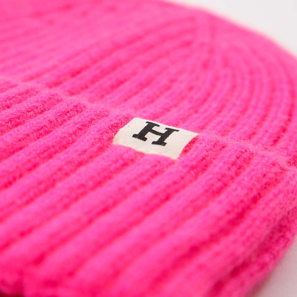 Gorro Tejido Fucsia Humana