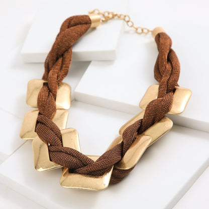Collar Corto Kairo Dorado Humana