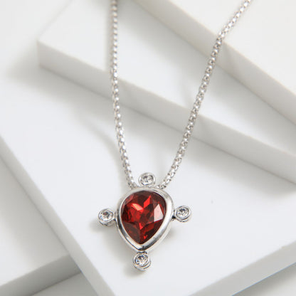 Collar Corto Plateado Eli I-D