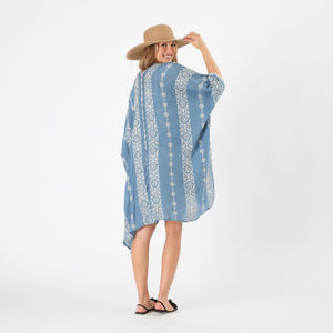 Kimono Capri Azul bordado floral Tatienne