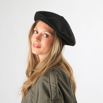 Boina Rocky Black Tachas Doradas