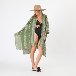 Kimono Capri Verde bordado floral Tatienne