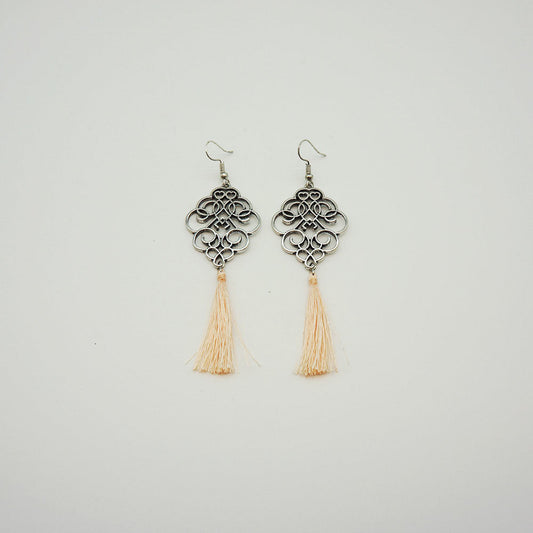 Aros Largo Beige Botanical Retro Medieval Tatienne