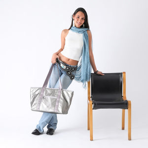 Cartera Tote Dana Nylon Plateado Humana