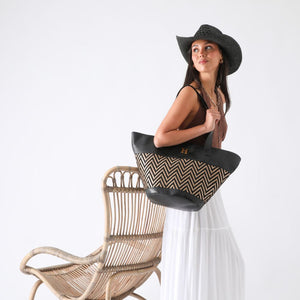 Cartera Tote Ecocuero Boo Negro Humana