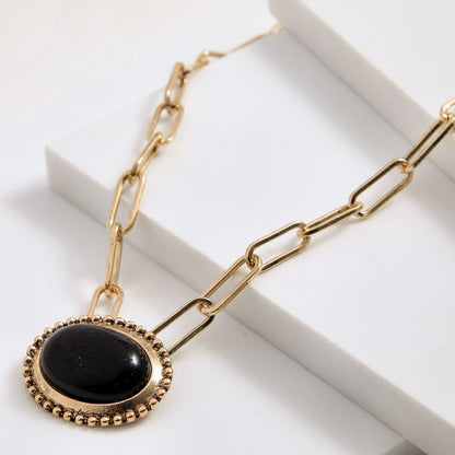 Collar Corto Luna Dorado I-D