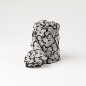 Pañuelo Estampado Eloise Floral Negro Tatienne