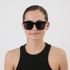 Anteojos de sol Barbara Wayfarer ID