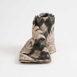 Pañuelo Lars Negro Fiesta Humana