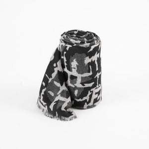 Pañuelo Estampado Flavie Negro Humana