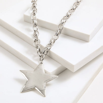 Collar Corto Taro Plateado Humana