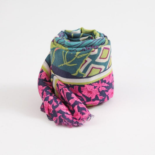 Pañuelo Estampado Bea Tropical Fucsia Tatienne